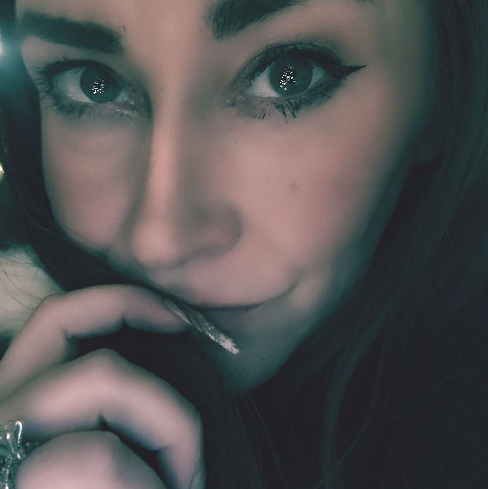 Meet your Posher, Carrie